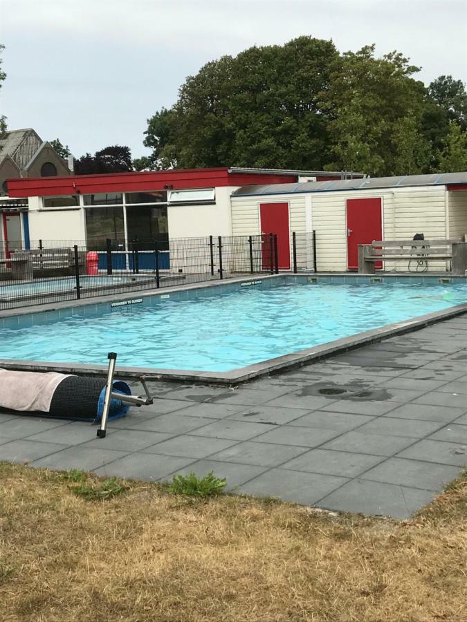 Stinswoning " Waadhoeke " Tzummarum Bagian luar foto